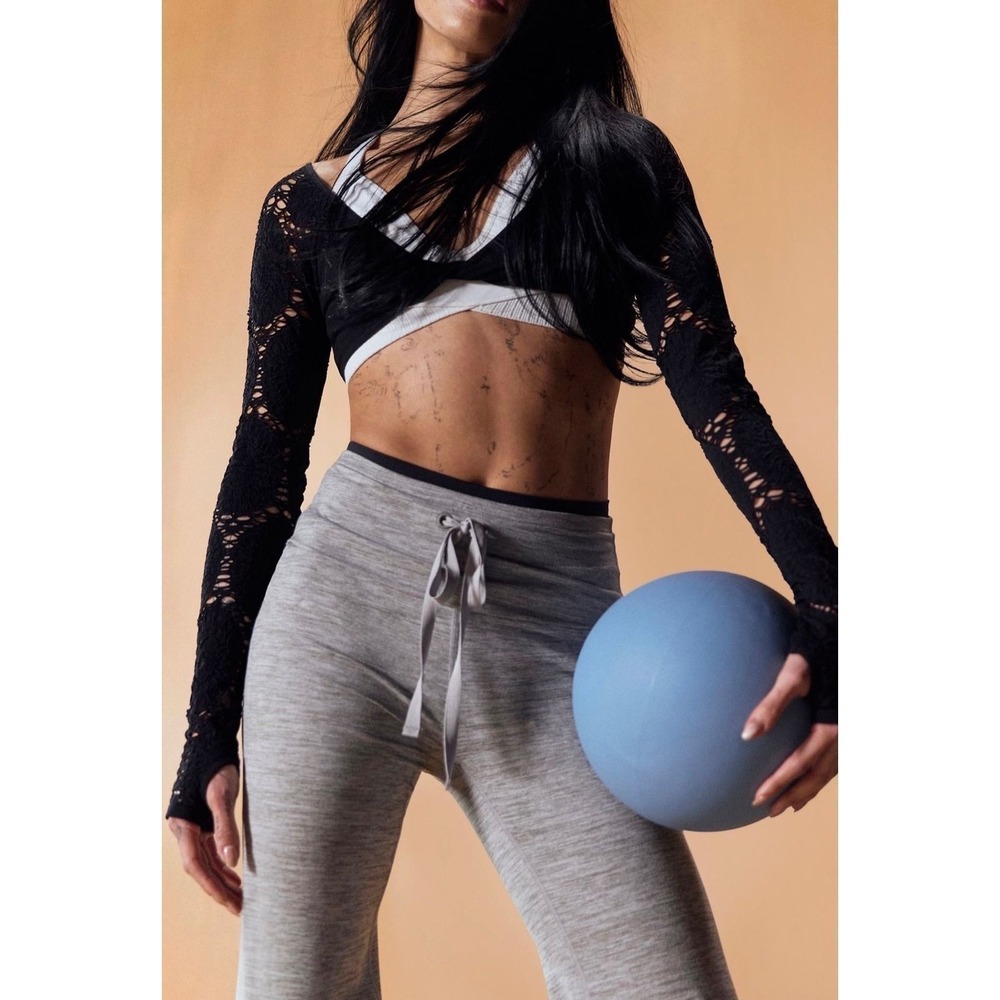 Free People Movement Say The Word Shrug Black S Pointelle Lace Thumbhole Crop - Picture 2 of 7